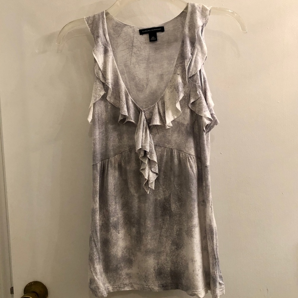 Banana Republic Sleeveless Ruffled Top